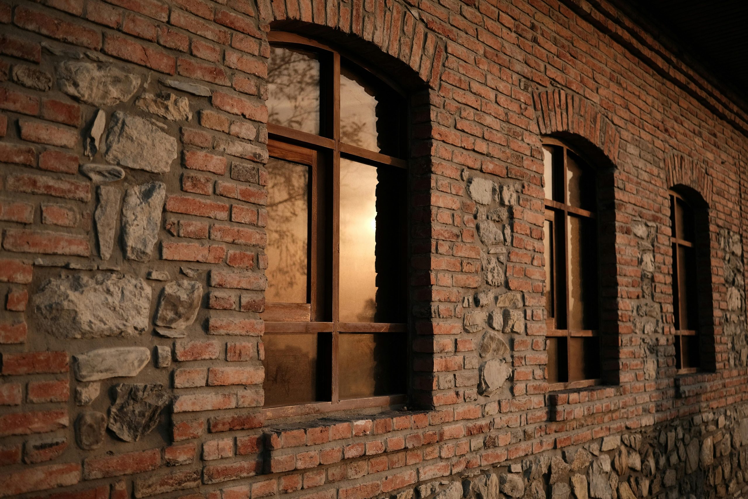 Duvardaki Tuğla: Derrida ve Pink Floyd